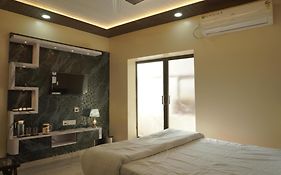 Classy5 Guest House